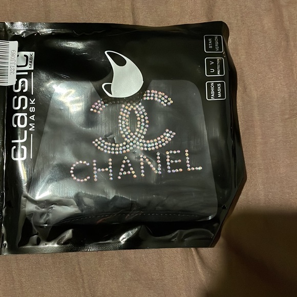 Mask - Picture 5 of 8